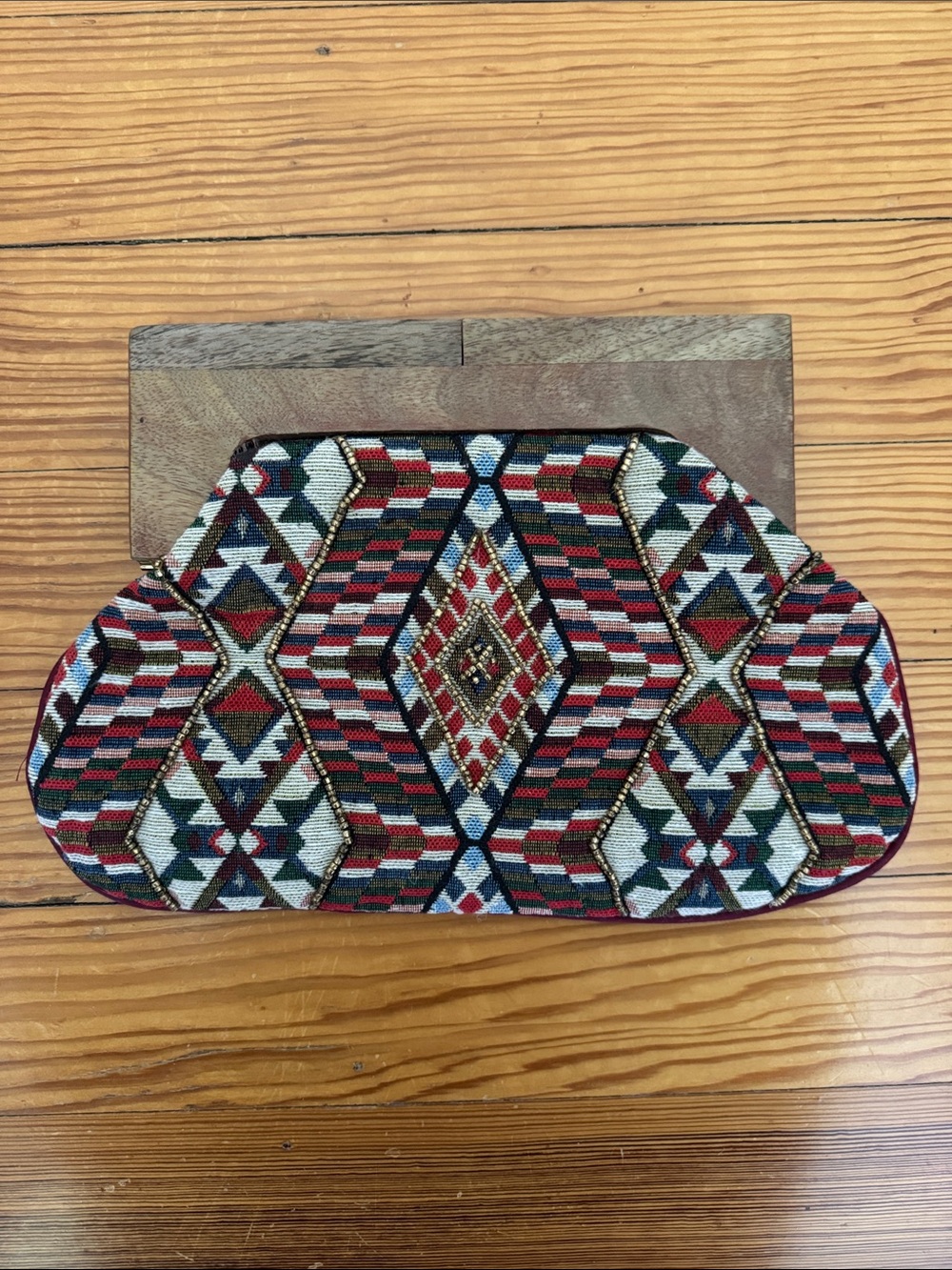 NWT Fabulous MJ Geometric Beaded Tapestry Clutch in multicolor wooden handle